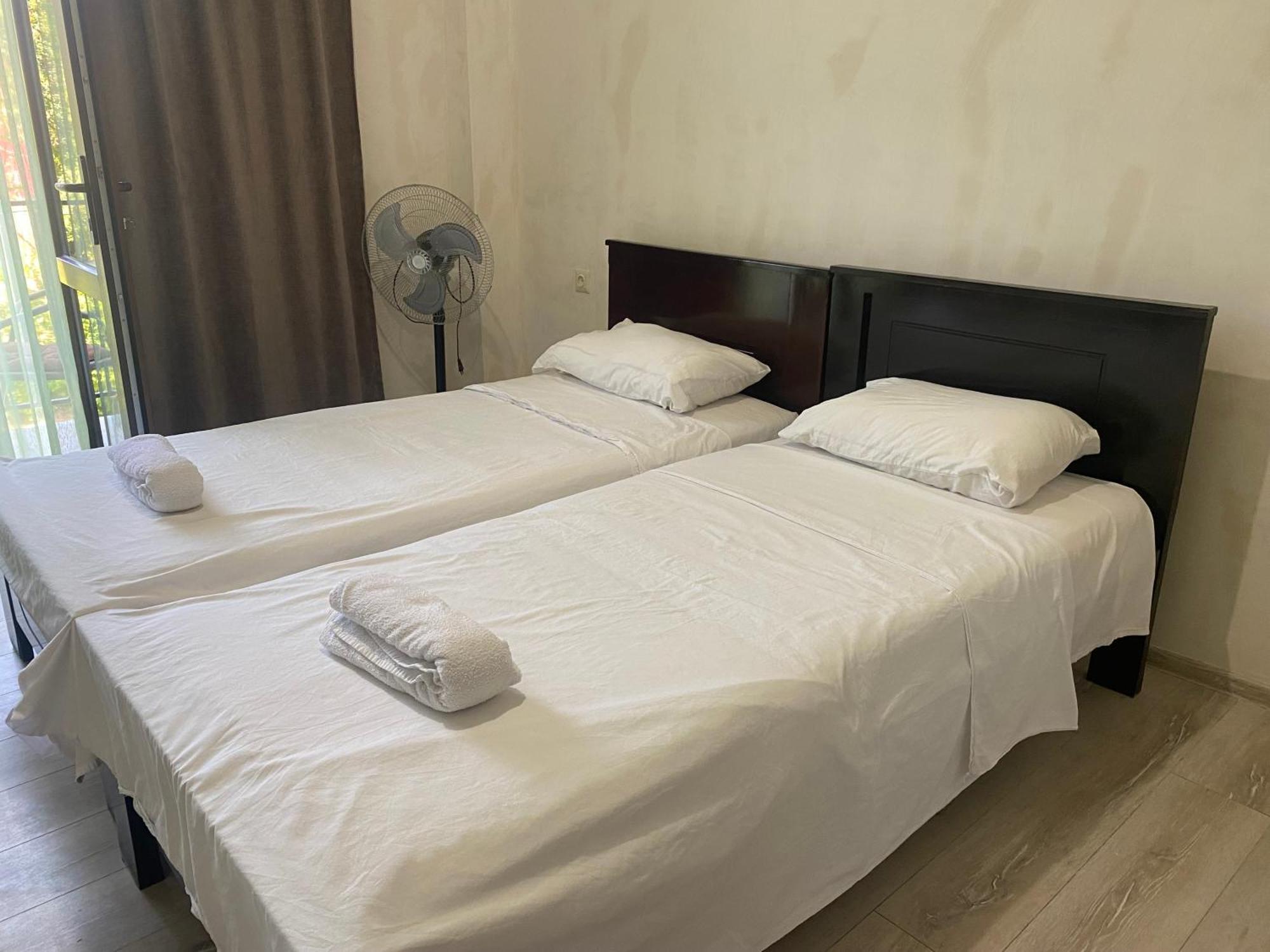 ציחיסדזירי Family Hotel Our House מראה חיצוני תמונה