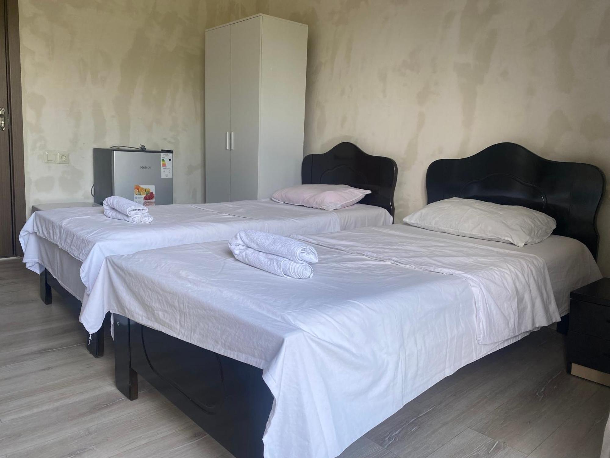 ציחיסדזירי Family Hotel Our House מראה חיצוני תמונה