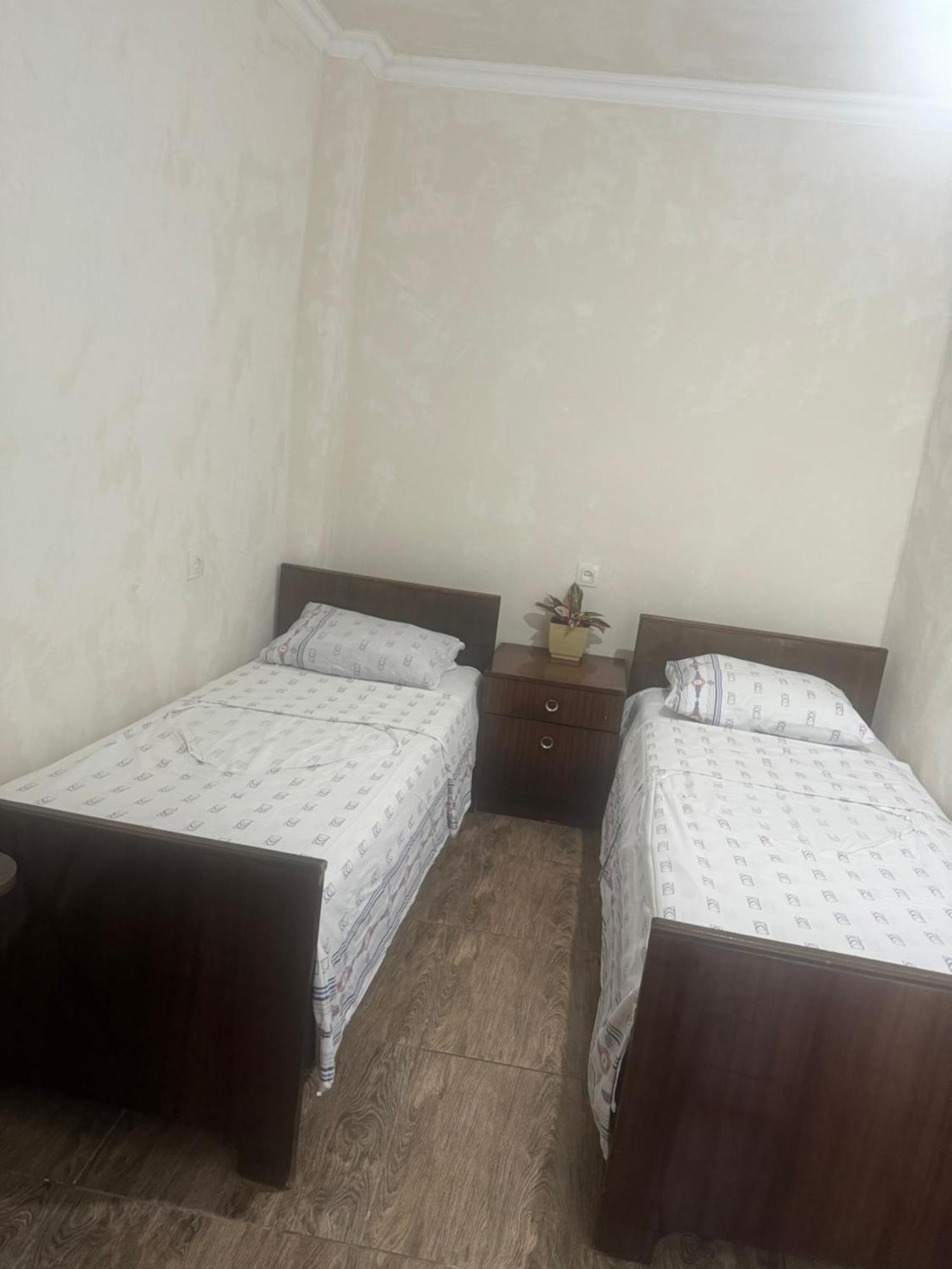 ציחיסדזירי Family Hotel Our House מראה חיצוני תמונה