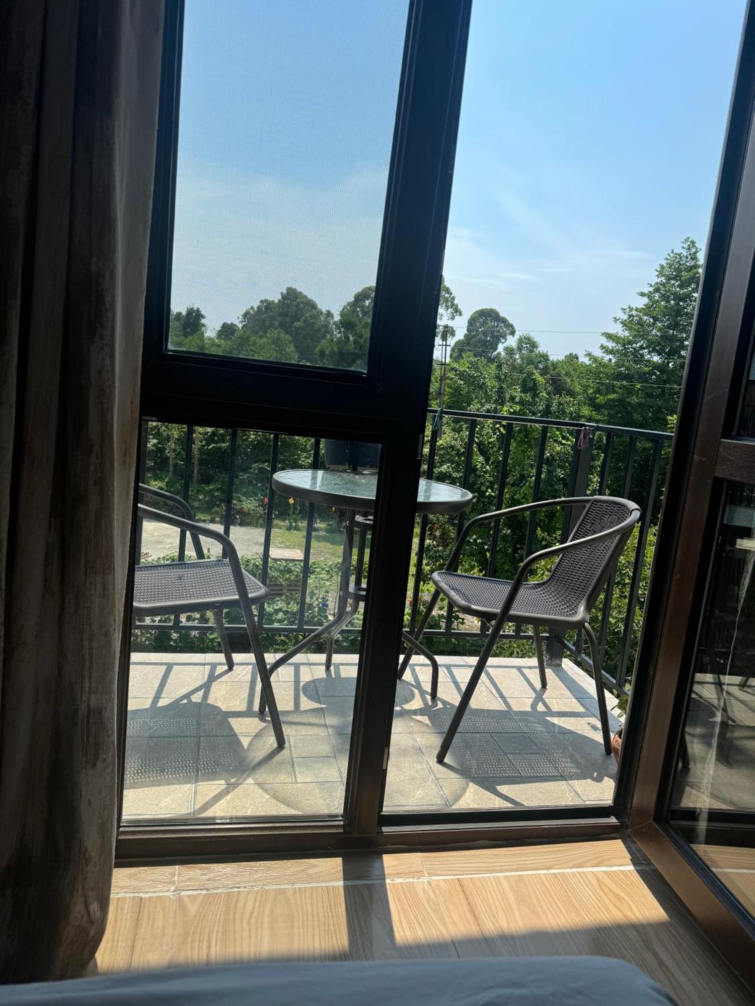 ציחיסדזירי Family Hotel Our House מראה חיצוני תמונה