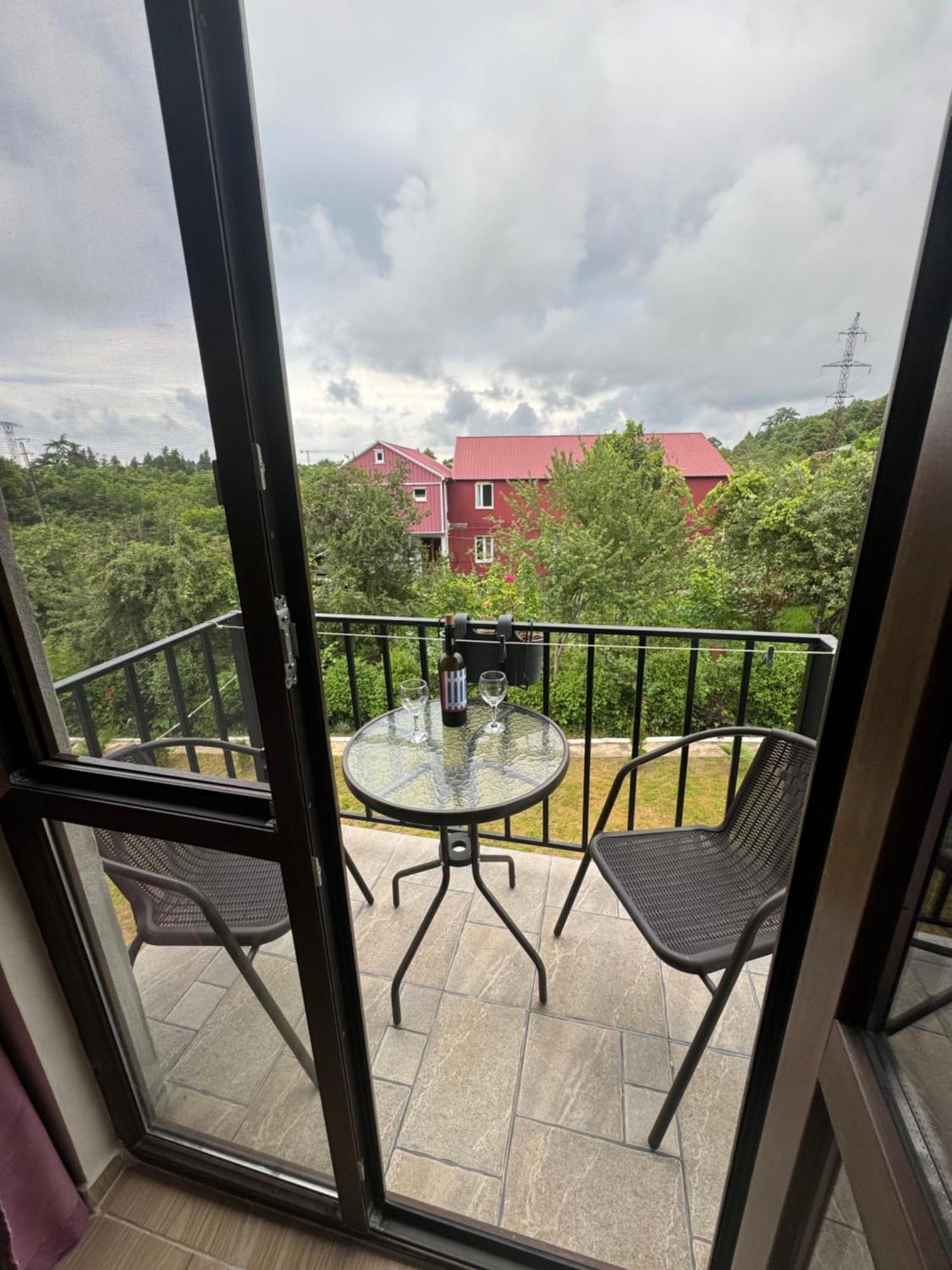 ציחיסדזירי Family Hotel Our House מראה חיצוני תמונה