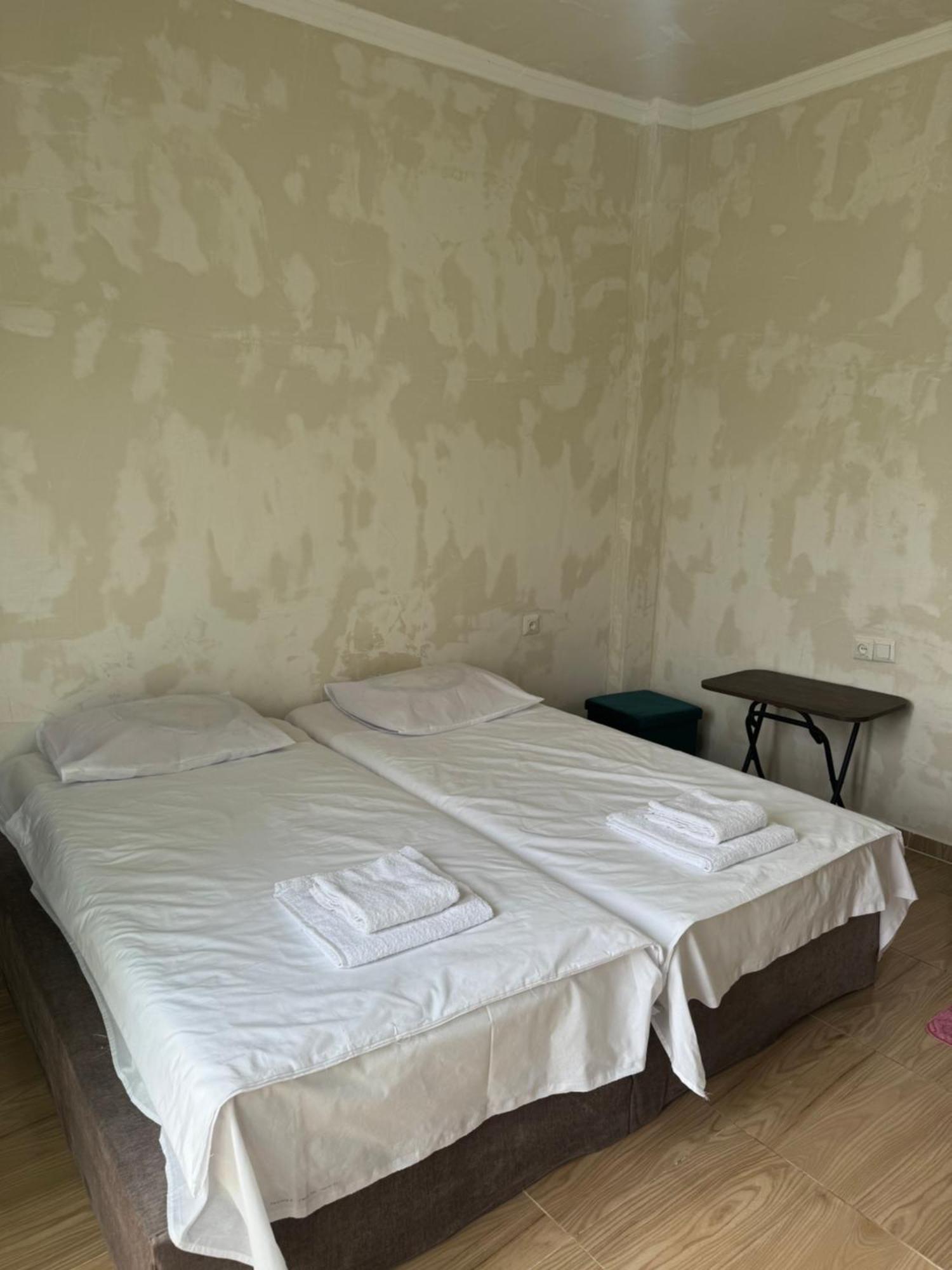 ציחיסדזירי Family Hotel Our House מראה חיצוני תמונה