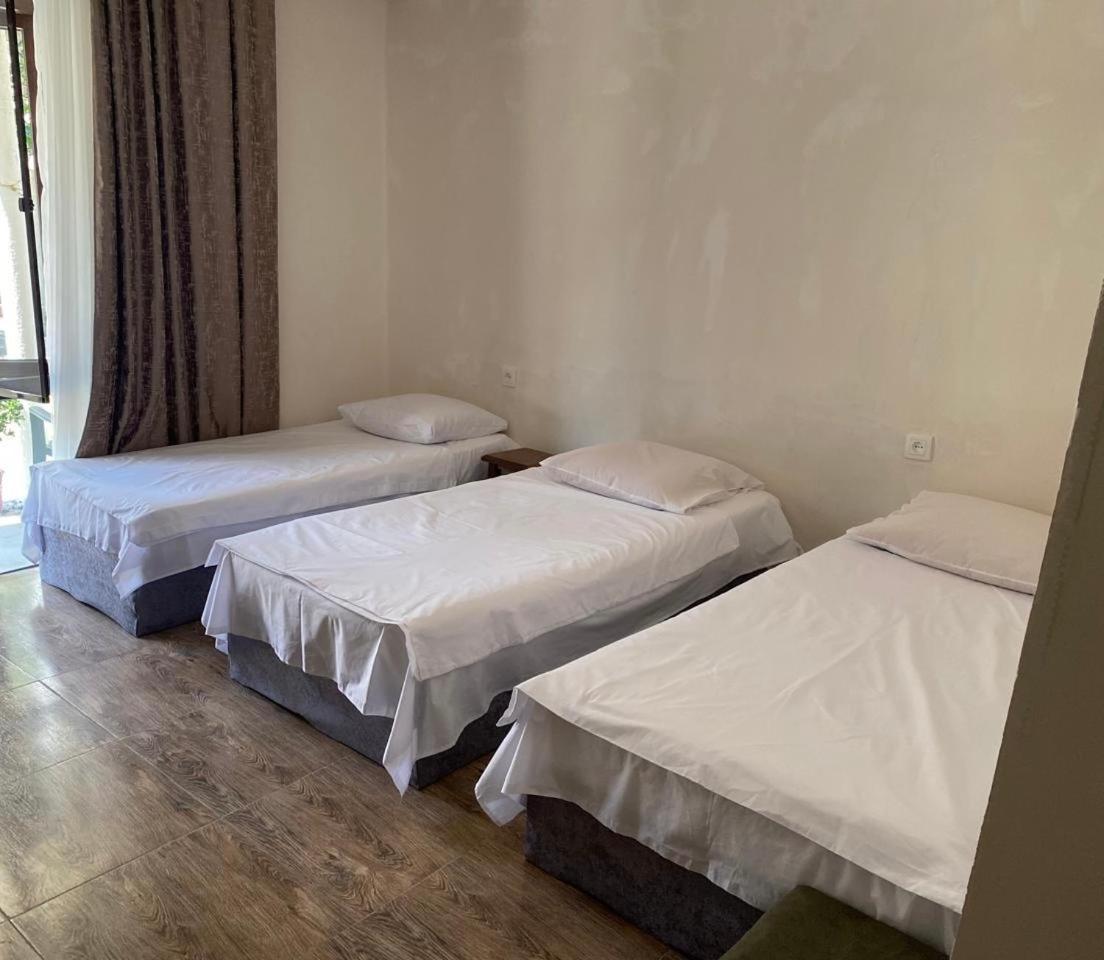 ציחיסדזירי Family Hotel Our House מראה חיצוני תמונה