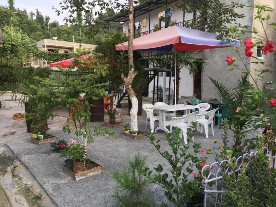ציחיסדזירי Family Hotel Our House מראה חיצוני תמונה